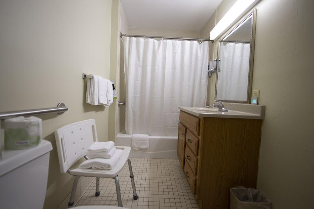 Peaks of Otter Lodge photo 11