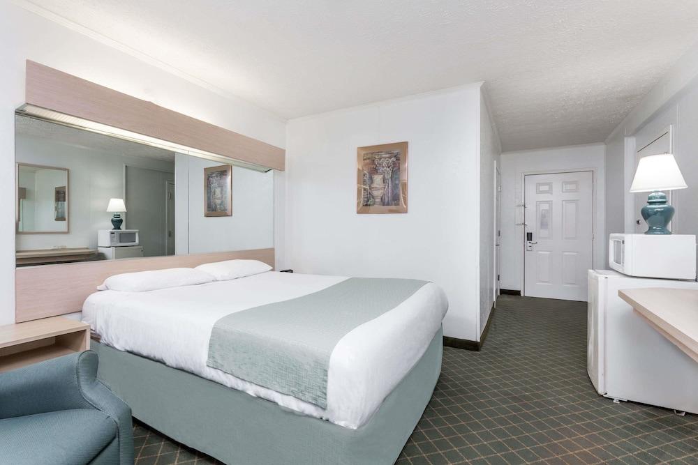 Microtel Inn by Wyndham Athens photo 5