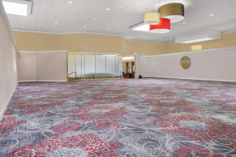 Wyndham Sacramento photo 34