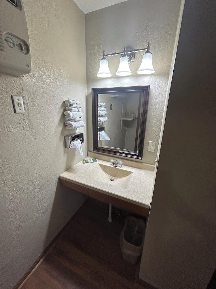 Royal Rest Motel photo 9