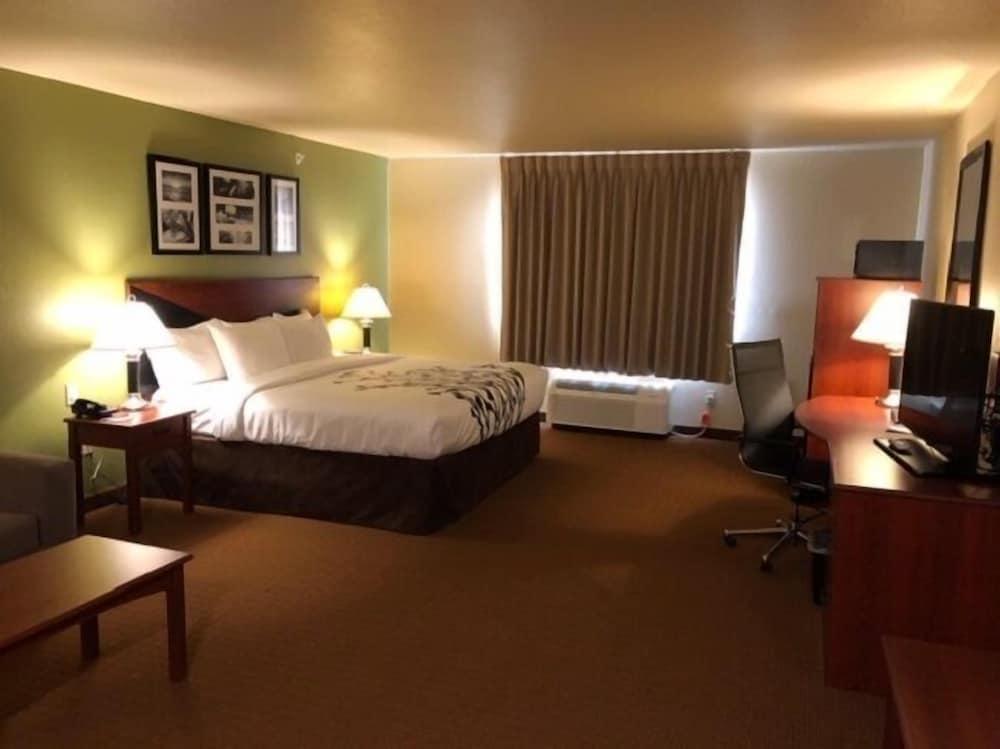 Sleep Inn & Suites Shamrock photo 11