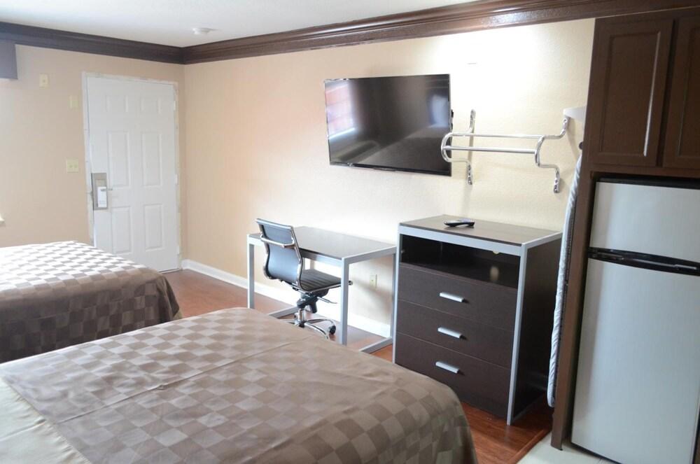Regency Inn photo 20