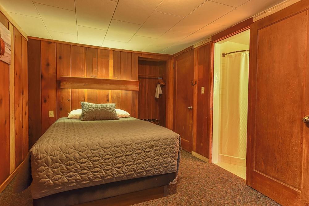 Sunset Oceanfront Lodging photo 31