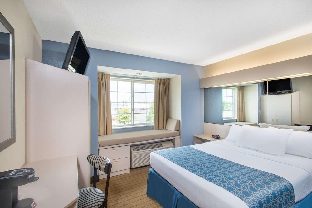 Microtel Inn & Suites by Wyndham Seneca Falls photo 7