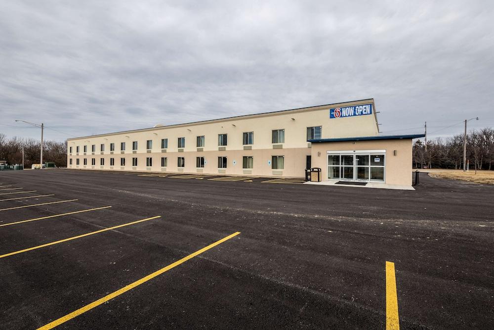 Motel 6 Peoria, IL photo 40