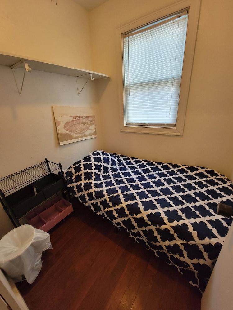 Bedroom Near Downtown Boston - Hostel photo 5