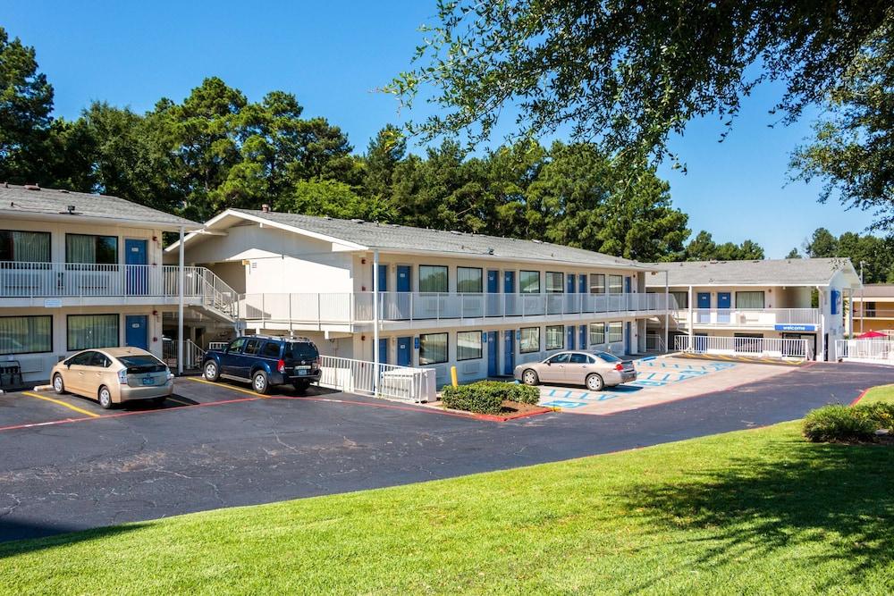 Motel 6 Longview, TX photo 32