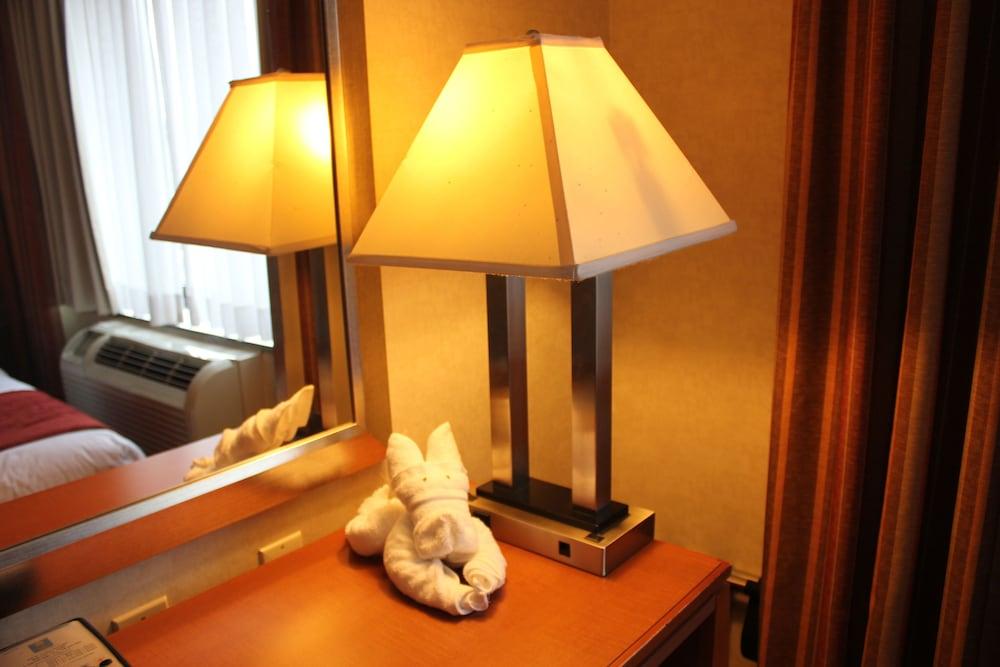 Bellerose Inn photo 12