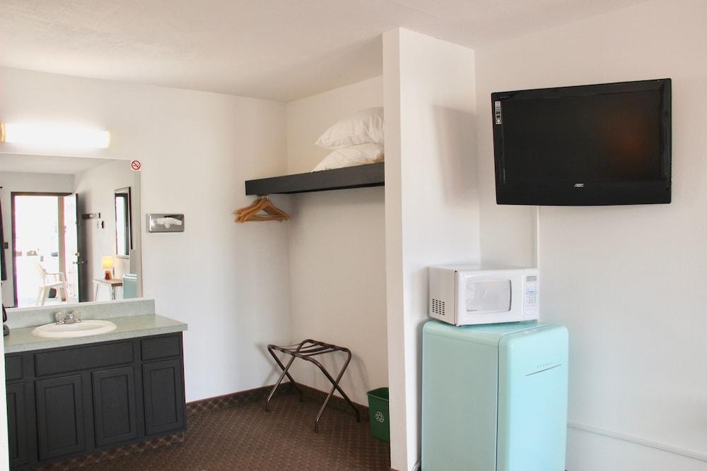 Chalet Motel Whitefish photo 7