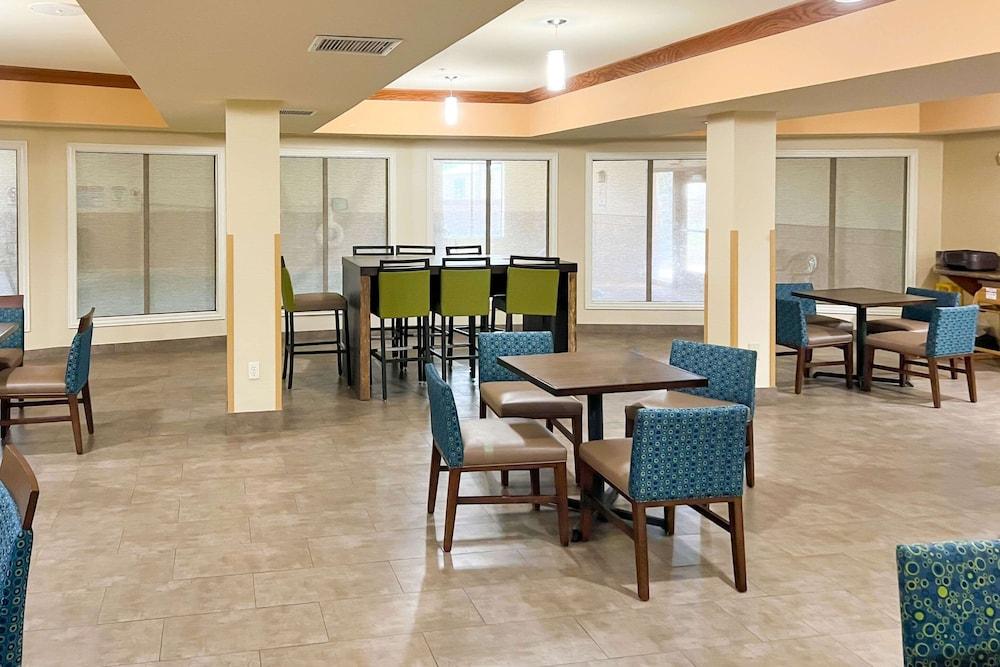 Comfort Inn & Suites Thatcher - Safford photo 30