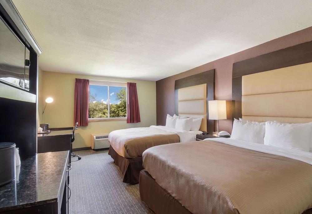Clarion Inn photo 2