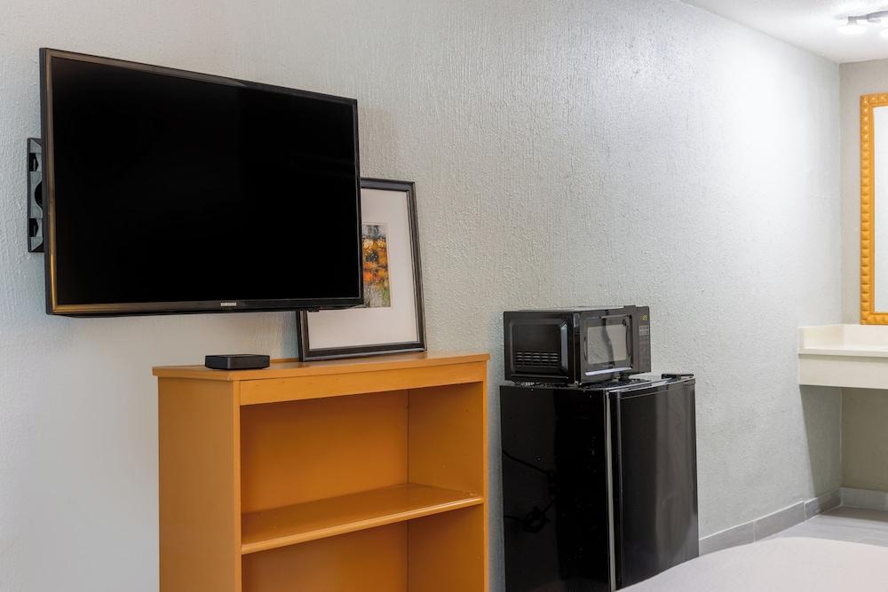 Motel 6 – Aberdeen, WA photo 29