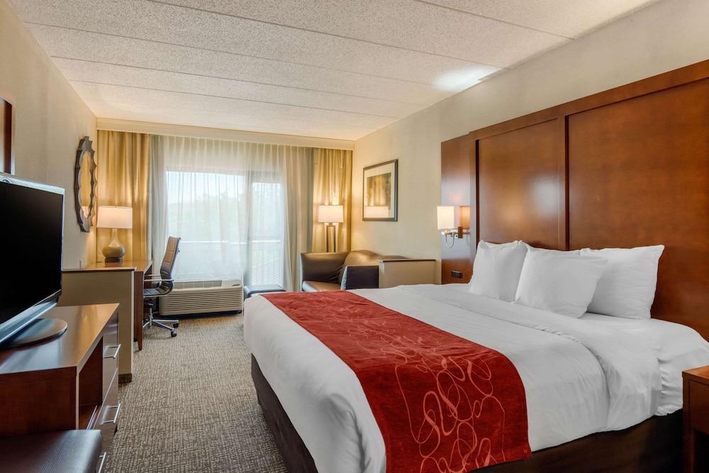 Comfort Suites South Park photo 30