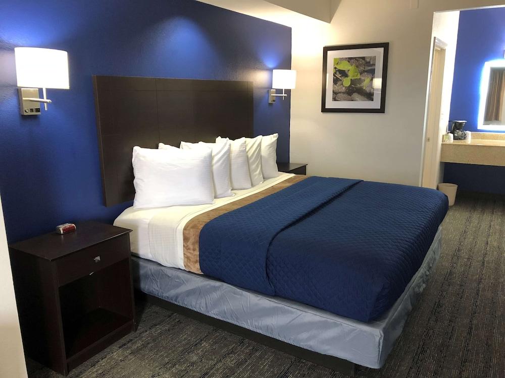 Executive Inn & Suites Joaquin photo 18