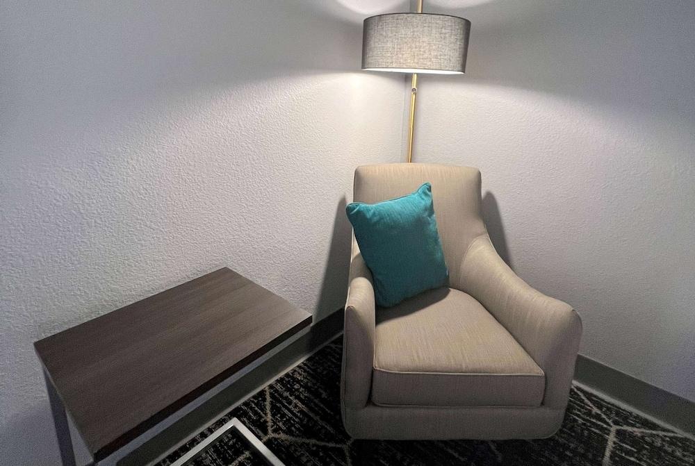 La Quinta Inn & Suites by Wyndham Big Spring photo 22