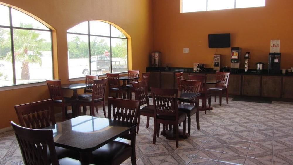 Regency Inn photo 22