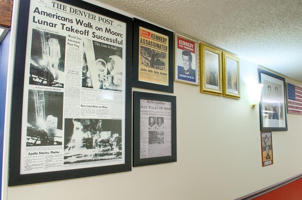 Hometown Inn photo 3