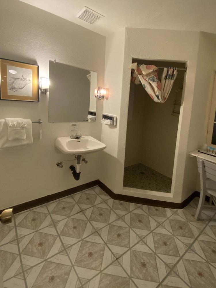 Florence Lighthouse Inn photo 8