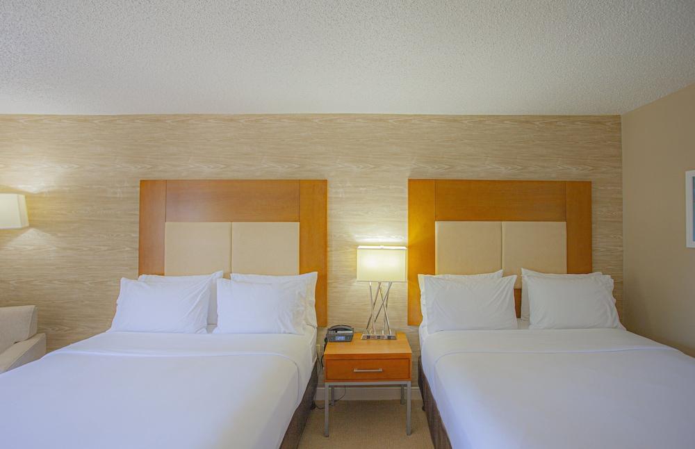Holiday Inn & Suites Spring- The Woodlands Area by IHG photo 24