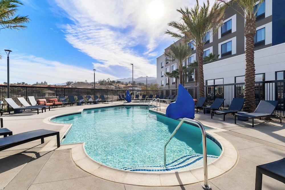 Hampton Inn & Suites Corona, Ca photo 52