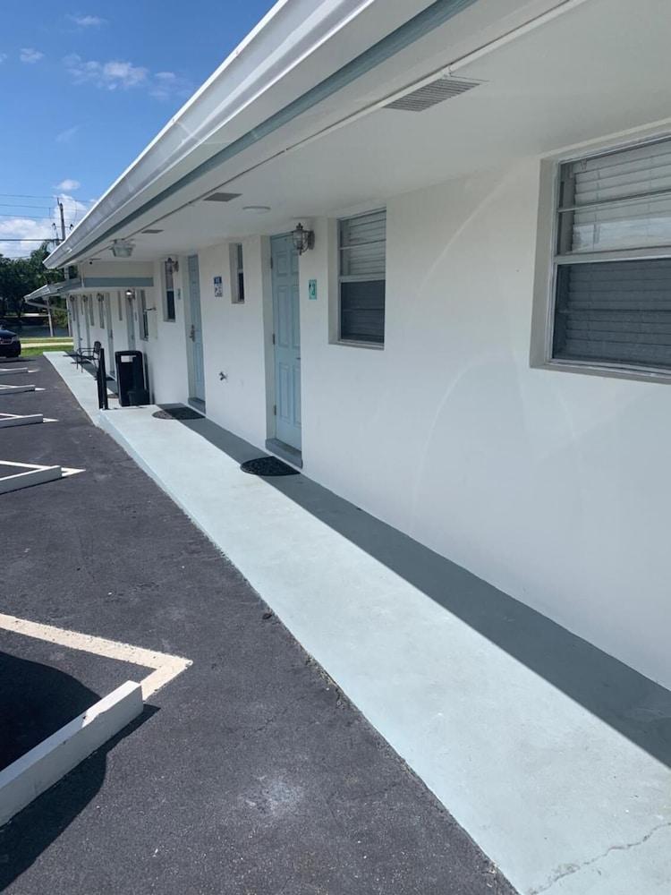 Caribbean Shores Jensen Beach Motel photo 47