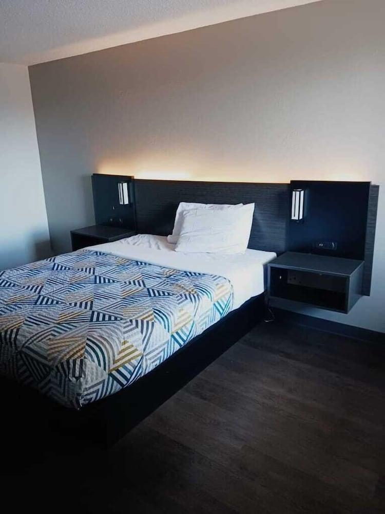 Hotel 465 by Regency Inn & Suites photo 3