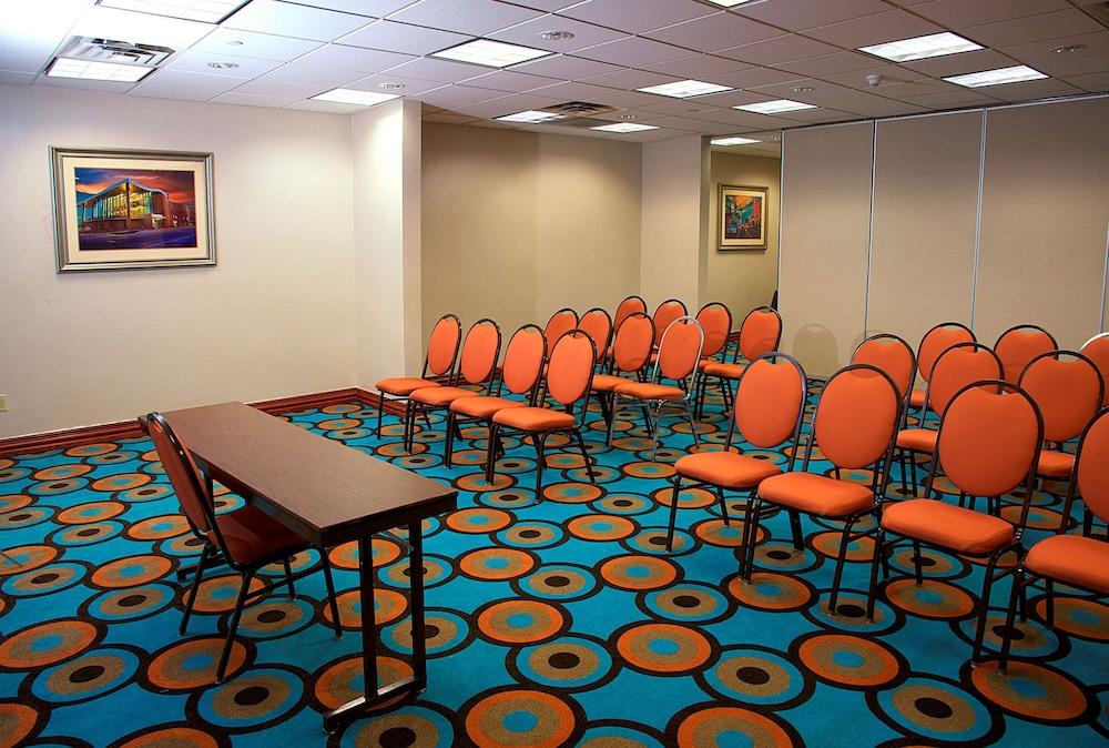Spark by Hilton Amarillo Medical Center photo 35