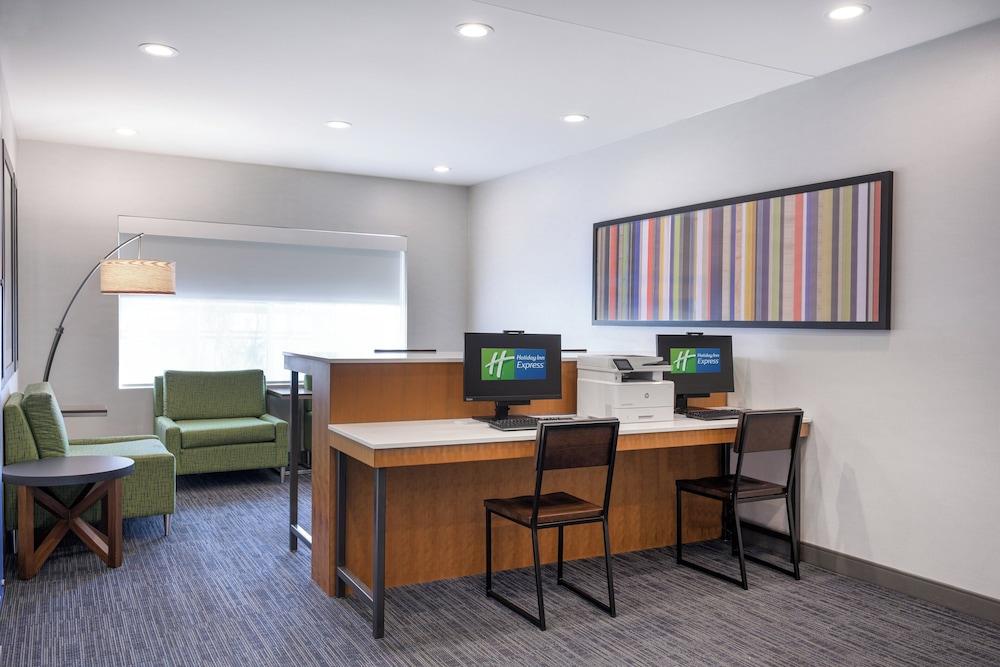Holiday Inn Express & Suites Phoenix East - Gilbert by IHG photo 50