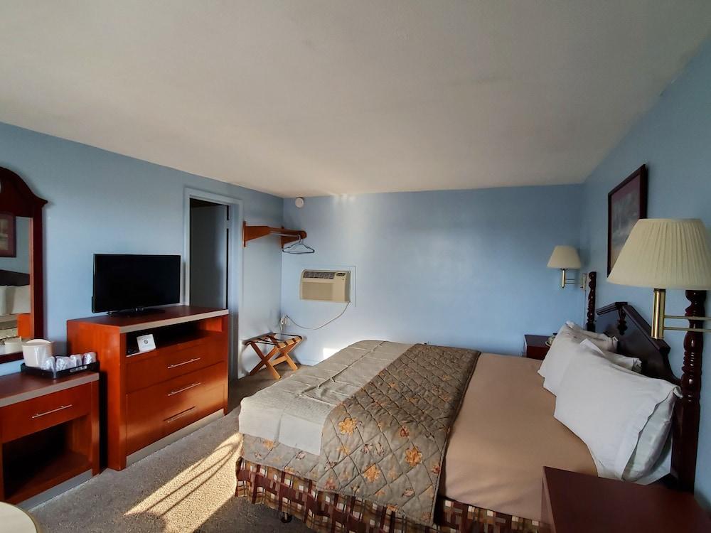Royal Motel photo 36