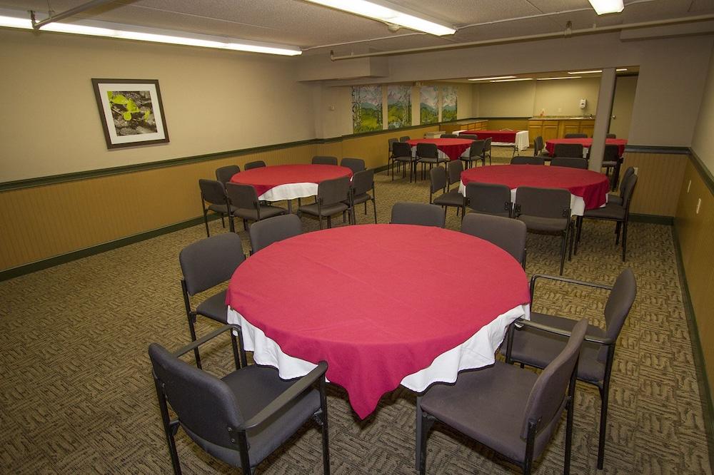Black Bear Lodge photo 10