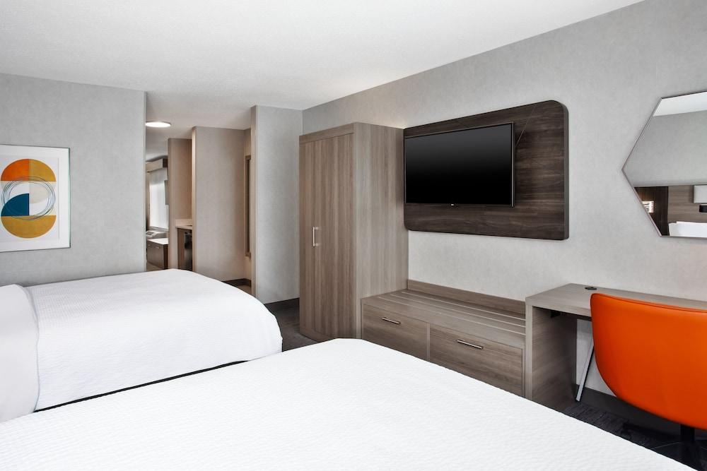 Holiday Inn Express Hotel & Suites Belleville by IHG photo 99