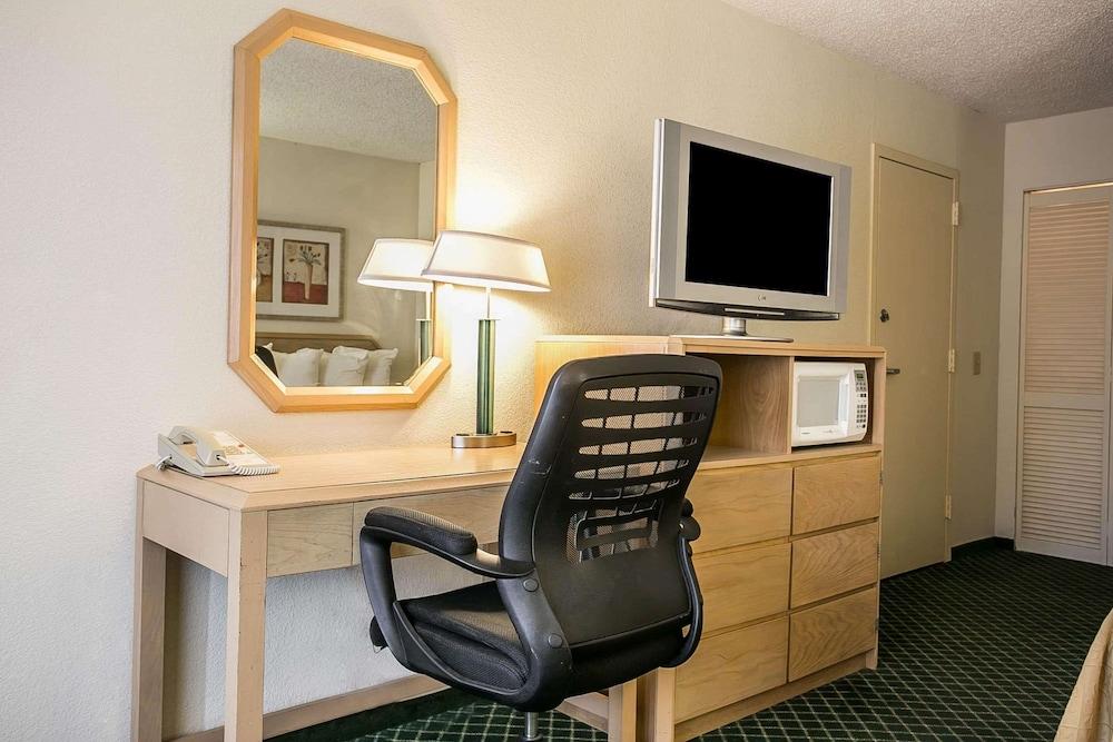 Quality Inn Sumter photo 29