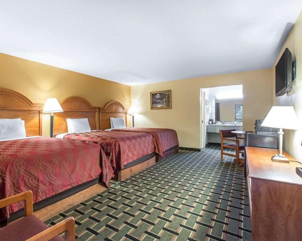 Econo Lodge Dalton West photo 6