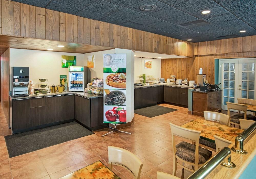 Quality Inn & Suites Virginia MN photo 6