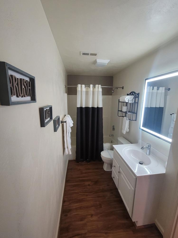 Affordable Corporate Suites - Florist Road photo 15