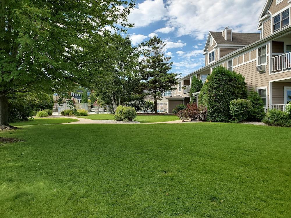 Bridgeport Waterfront Resort photo 80
