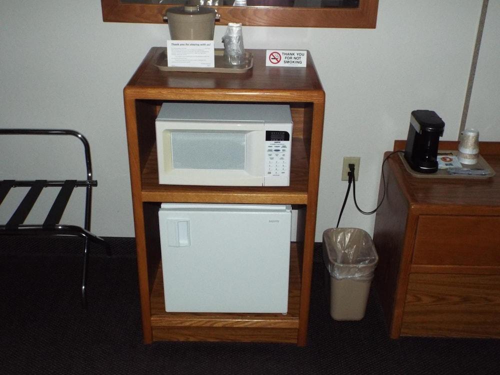 FairBridge Inn & Suites in Thorp, WI photo 18