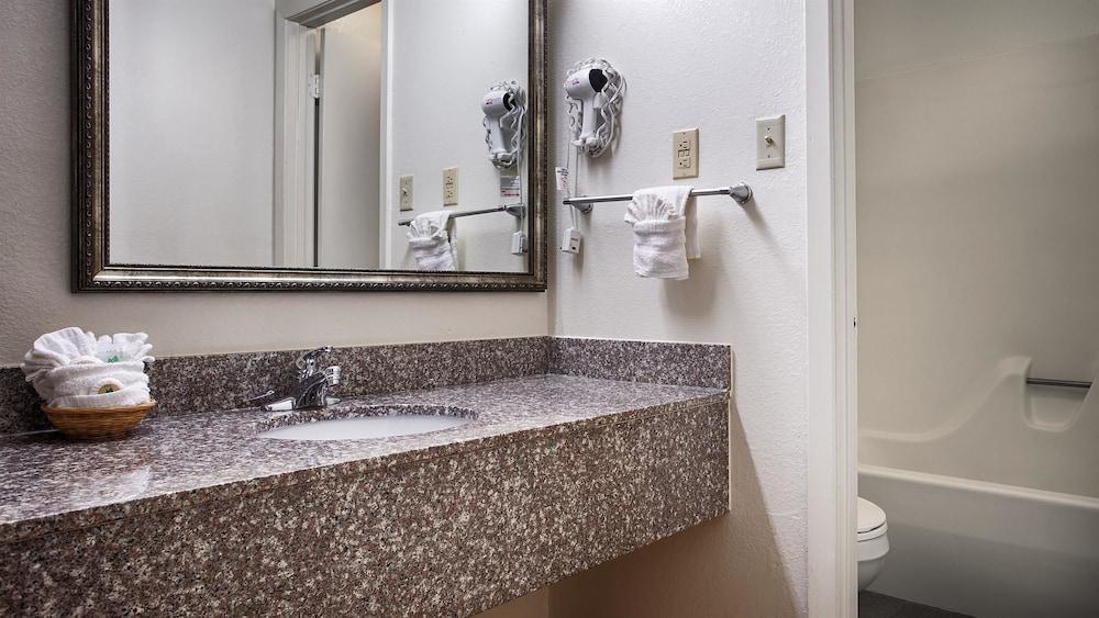 Best Western Palestine Inn photo 19
