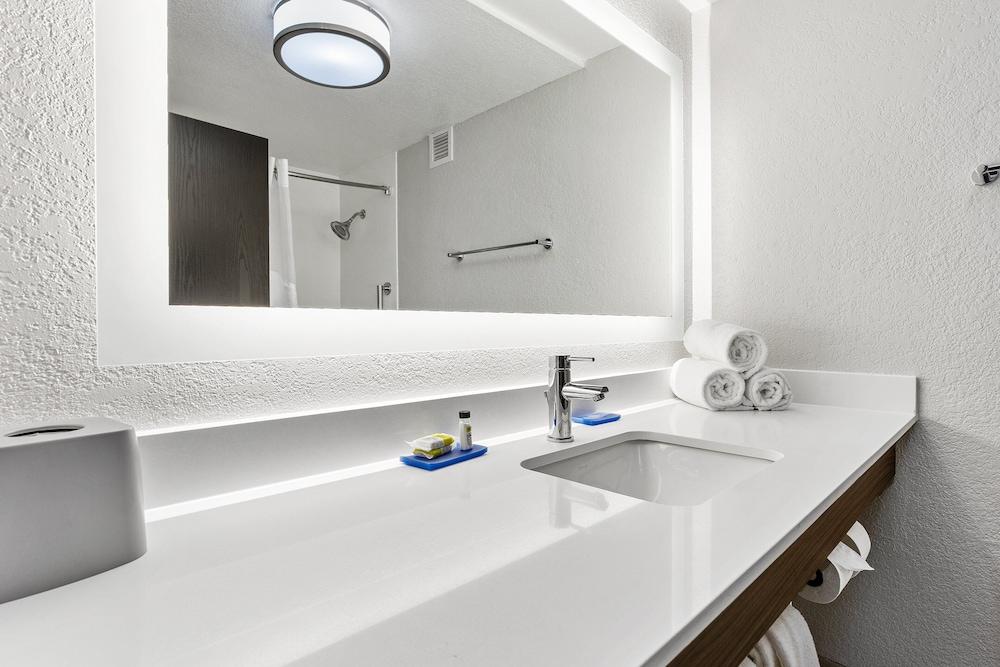 Holiday Inn Express Harlingen by IHG photo 39