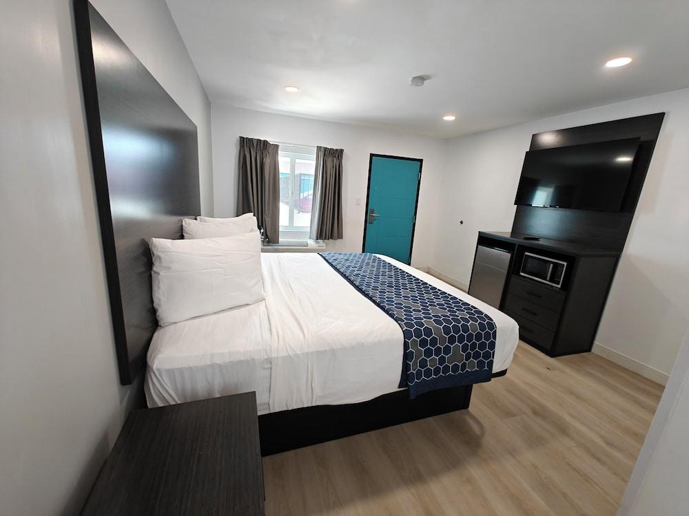 Casa Blanca Inn and Suites photo 17