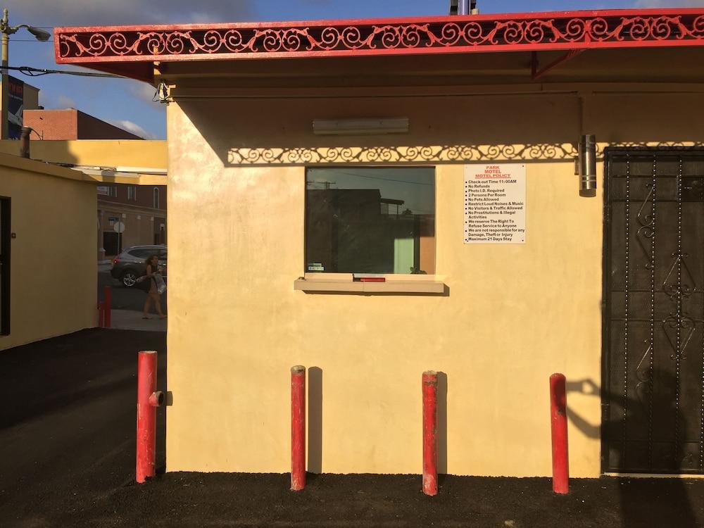 Park Motel photo 17