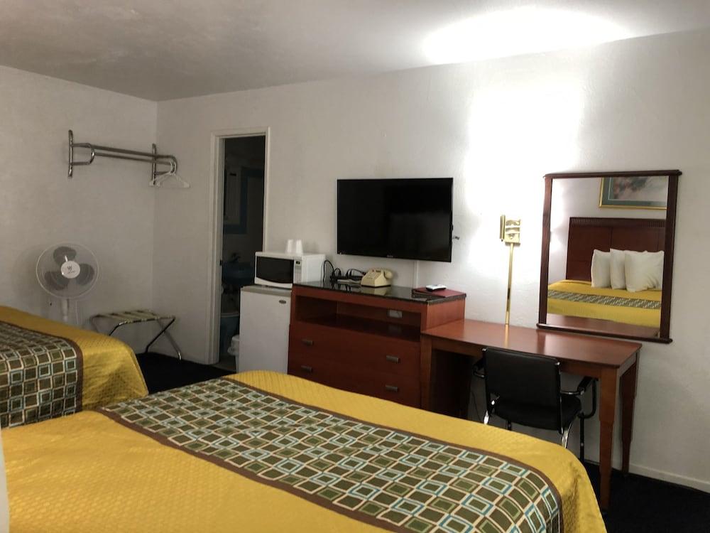 Best Budget Inn photo 14