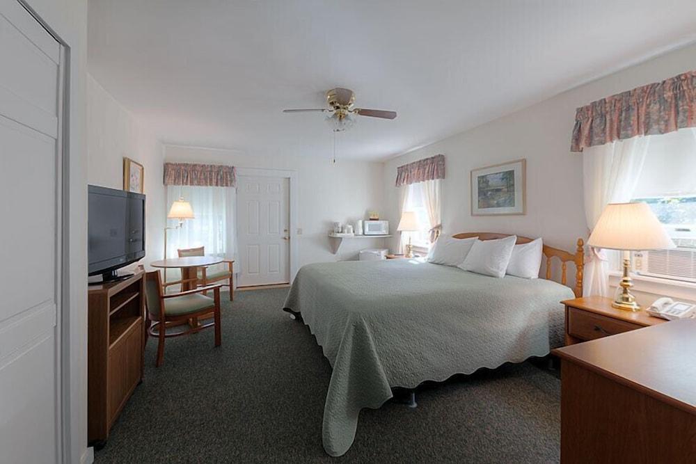 Cromwell Harbor Motel photo 2