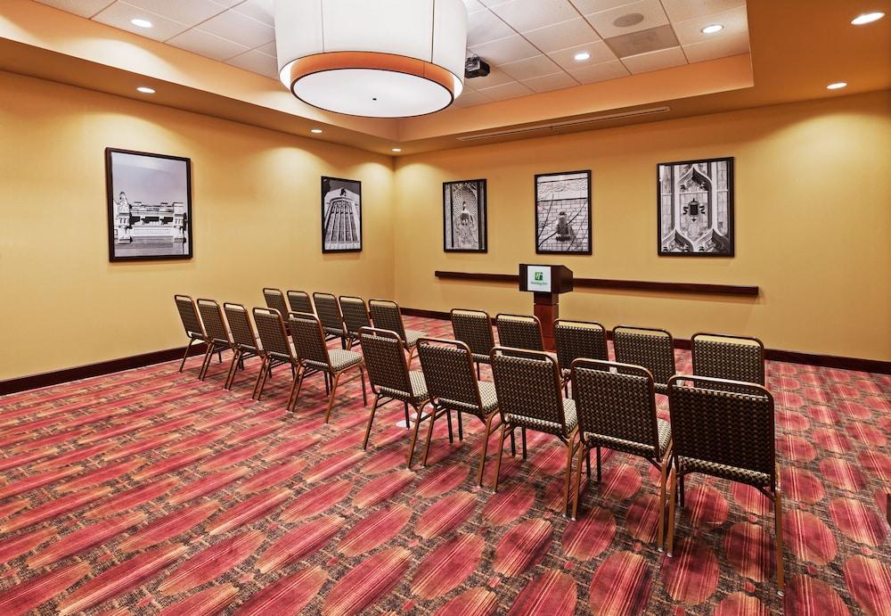 Holiday Inn Ardmore I-35 by IHG photo 35