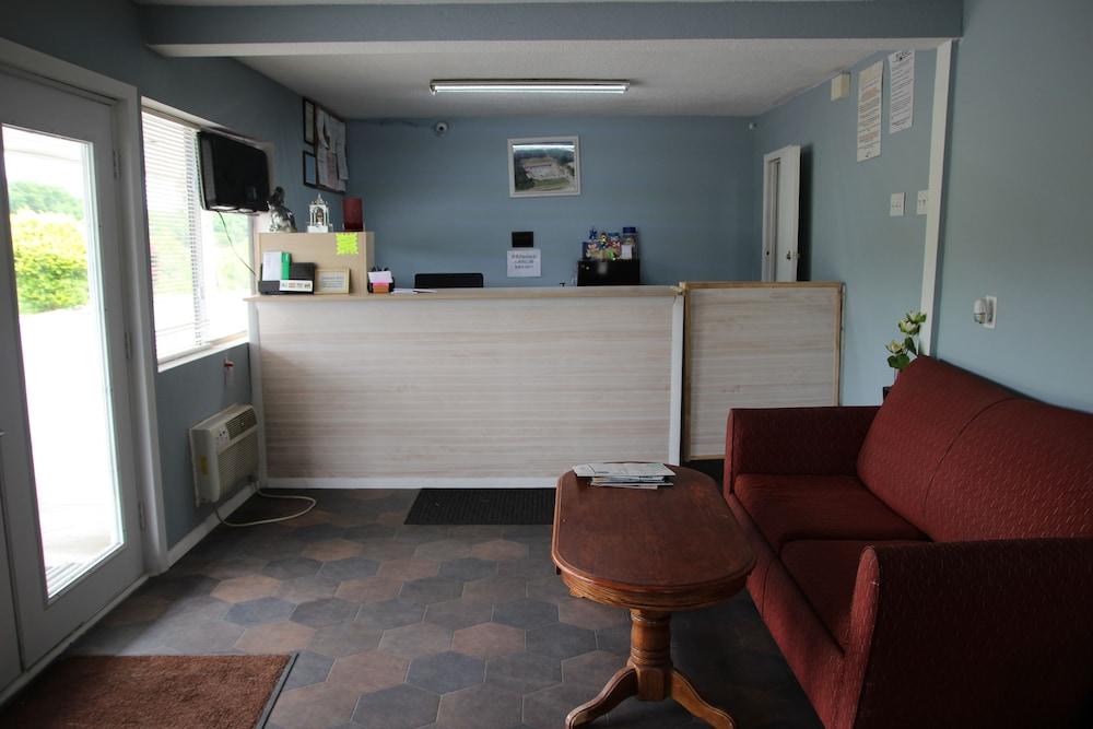 Frontier Motel photo 2