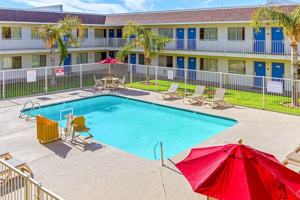 Motel 6 Phoenix North - Bell Road photo 20
