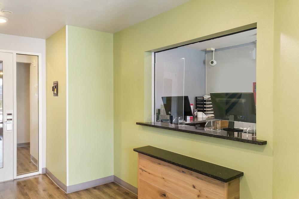 WoodSpring Suites Houston Westchase photo 2