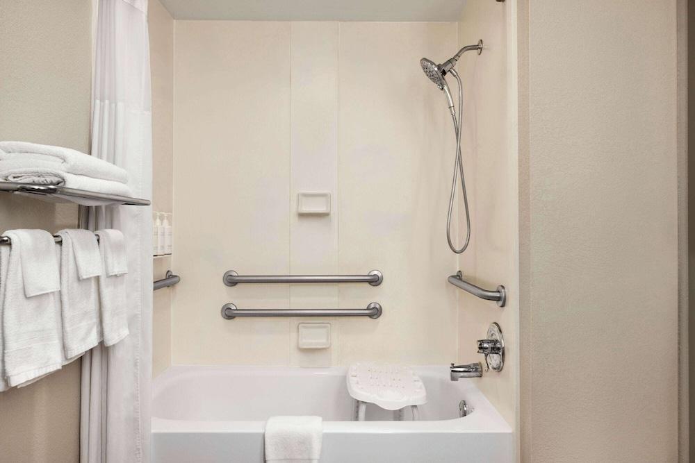 Days Inn by Wyndham Hershey photo 39