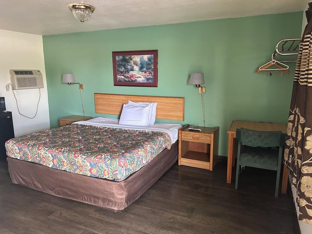 Hillcrest Motel By OYO Aurora IN Near Lawrenceburg photo 7