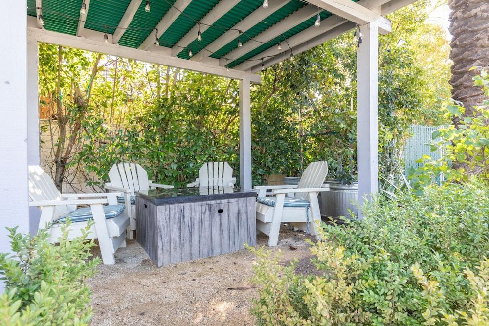 Vineyard Valley Inn photo 1